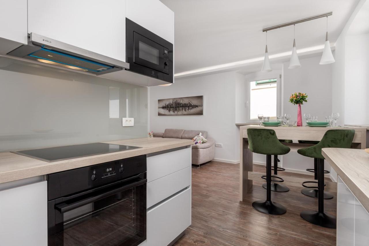 Central Apartments Dalmatina Rijeka Extérieur photo